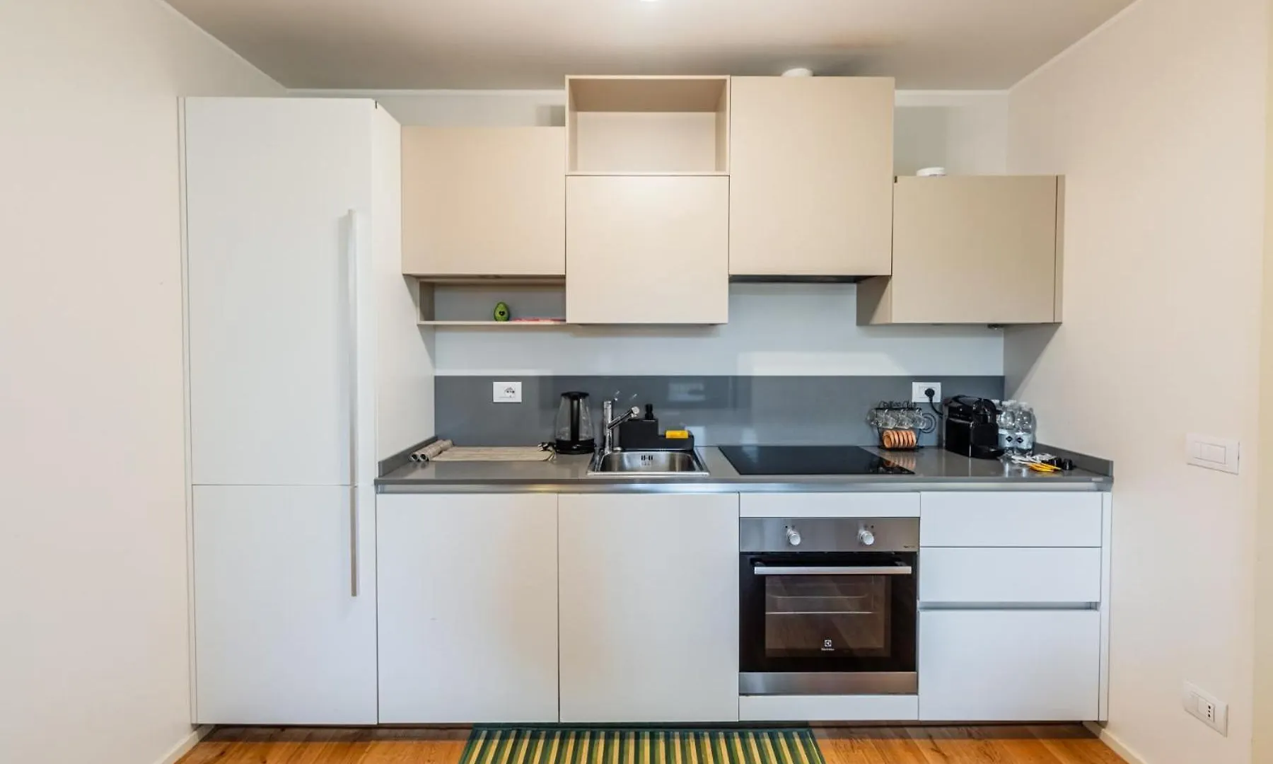 Homeby, City Oasis Milan 0*,