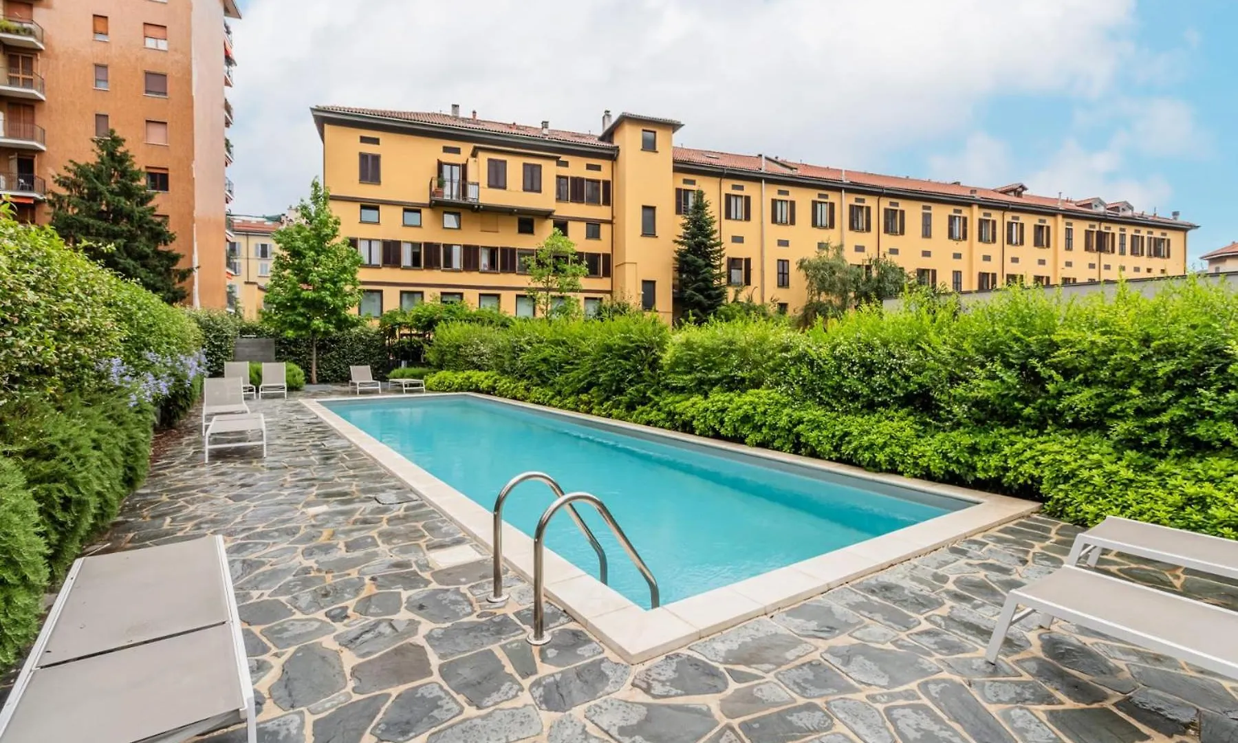 Apartment Homeby, City Oasis Milan